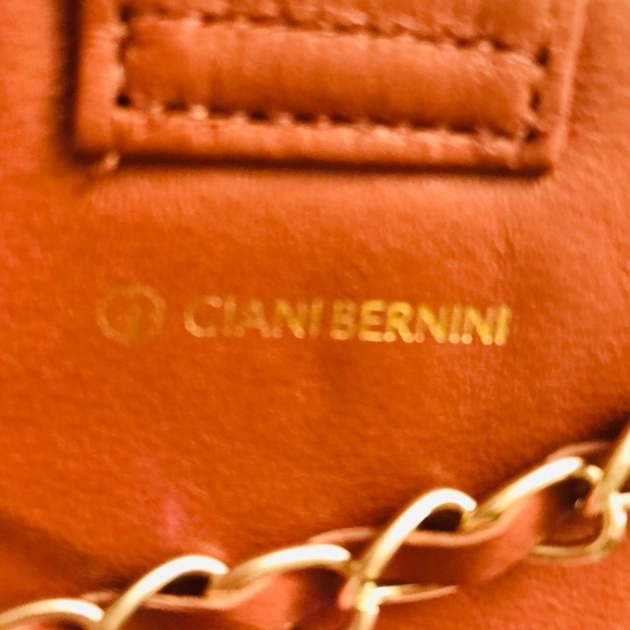Gianni Bernini British tan phone crossbody w/ card slots key chain & tassel - Picture 8 of 16